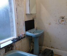 Small bathroom refurbishment (before)